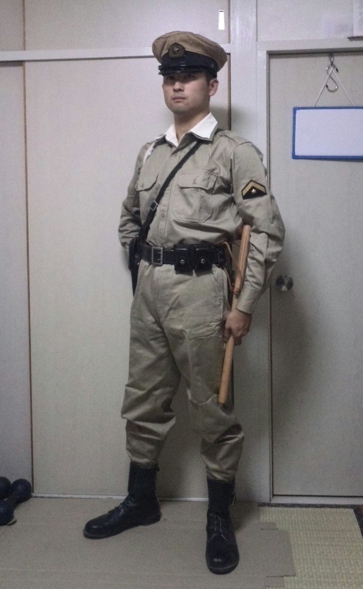 これを見た人は警察装備を着た時の画像を上げる 昭和ポリスええですな
