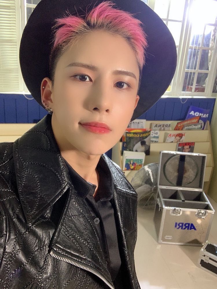 thiccsehni's tweet photo. ~*
♡ and i could write a song about you,
only use a metronome ♡
#ChoiceSelcaDay #에이스 #ChoiceChoseACE https://t.co/u6eE611dTv