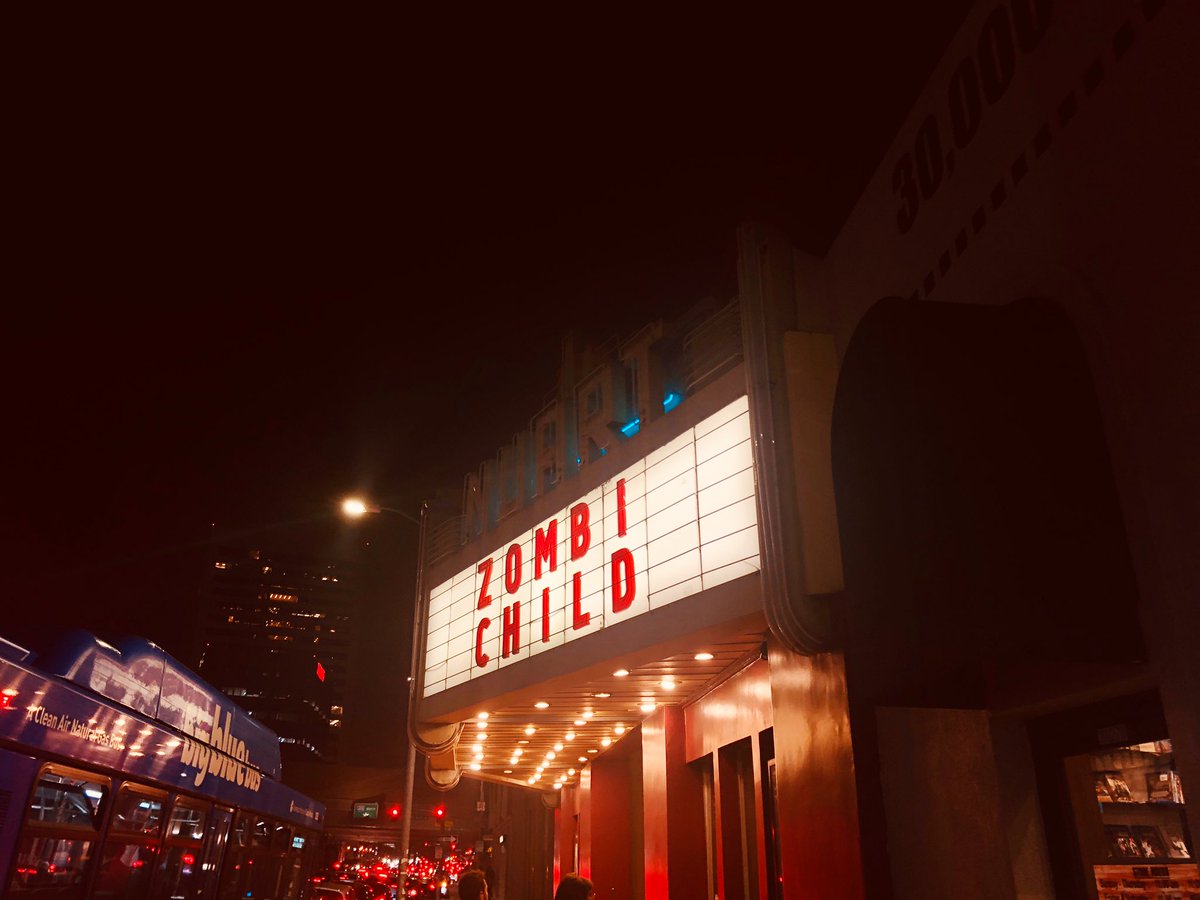 phoebes_uke's tweet image. Happy hour 🍷 &amp;amp; movie 🎥 for a rainy Friday night 🌧 #utahgetmetwo #neverwithoutabook #growingthings @paulGtremblay #zombichild