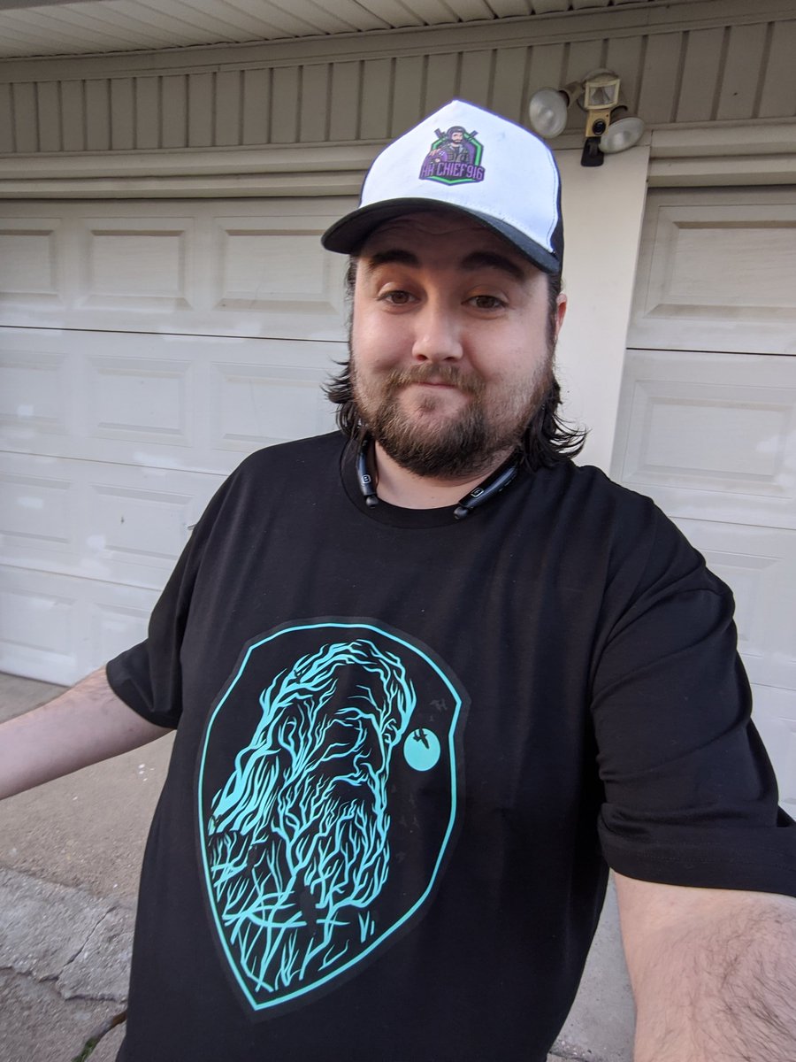 LGchief916's tweet photo. Shout out to @MythicTreez for the lit ass limited edition tee. I must say the chief hat compliments so nicely :)
#HKgaming #HKcommunity #GKcertified #MythicTreez #Merch #HKchief #SupportingStreamers #LitAF https://t.co/zhwrvO5AQJ