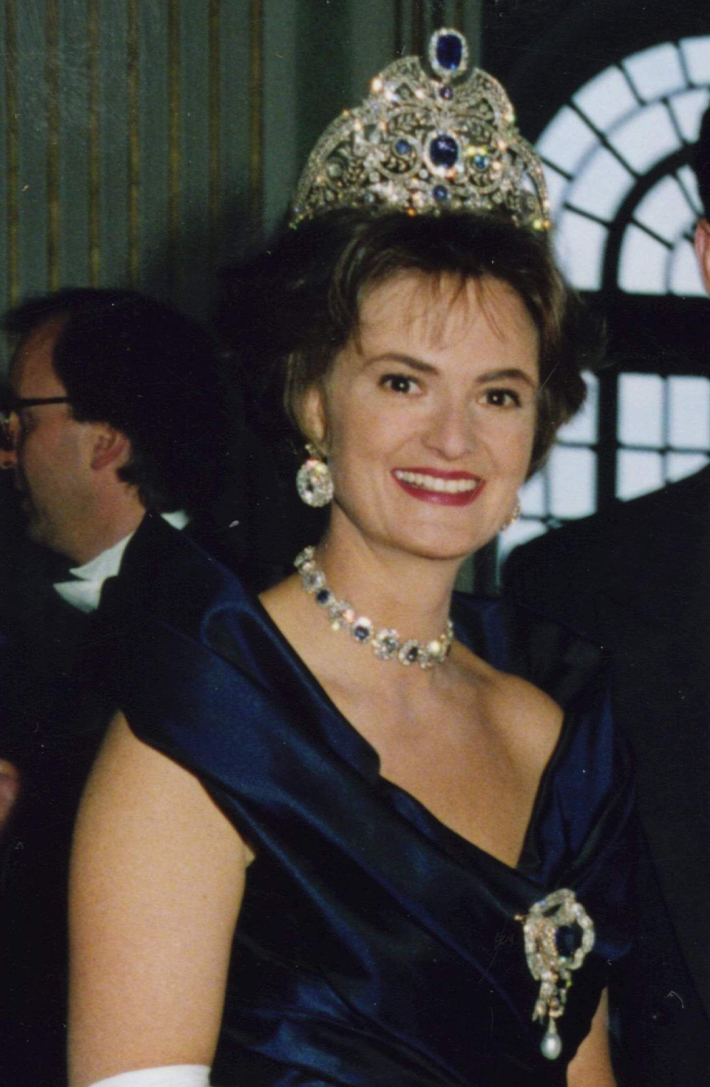 Twitter 上的 The Royal Watcher："Princess Gloria von Thurn und the und Taxis Sapphire Tiara: https://t.co/50tdBvEknj https://t.co/IMQfgp8qw6" /