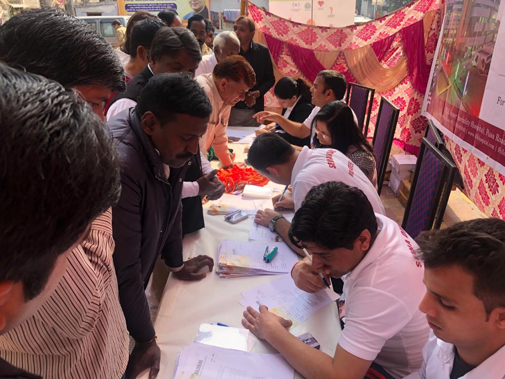 So happy to see the residents of Valmiki Basti, Mandir Marg coming out in large numbers to participate in the 3rd #SewaDiwas!
#service #arunjaitley #NewIndia
