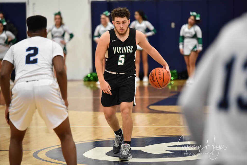 NMVBasketball's tweet photo. ‼️ VIKING NATION ‼️

After tonight’s 25 point game, Junior Trey Robinette, is only 33 points away from hitting 1,000 career points! He could be the 3rd JUNIOR to achieve this milestone this season! 

📸 - Anthony/Jordan 🐐 https://t.co/oTAD7h61aC