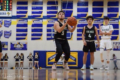 NMVBasketball's tweet photo. ‼️ VIKING NATION ‼️

After tonight’s 25 point game, Junior Trey Robinette, is only 33 points away from hitting 1,000 career points! He could be the 3rd JUNIOR to achieve this milestone this season! 

📸 - Anthony/Jordan 🐐 https://t.co/oTAD7h61aC