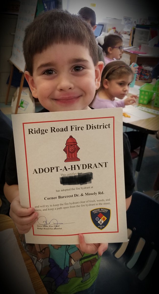 Mrs.Menteer (@mrs_menteer) on Twitter photo I l❤ve when families teach their children to help out in the community!! Way to go!! <a href="/BrooksideTweet/">Brookside Elementary</a> <a href="/GreeceCentral/">Greece Central</a> I l❤ve when families teach their children to help out in the community!! Way to go!! <a href="/BrooksideTweet/">Brookside Elementary</a> <a href="/GreeceCentral/">Greece Central</a>