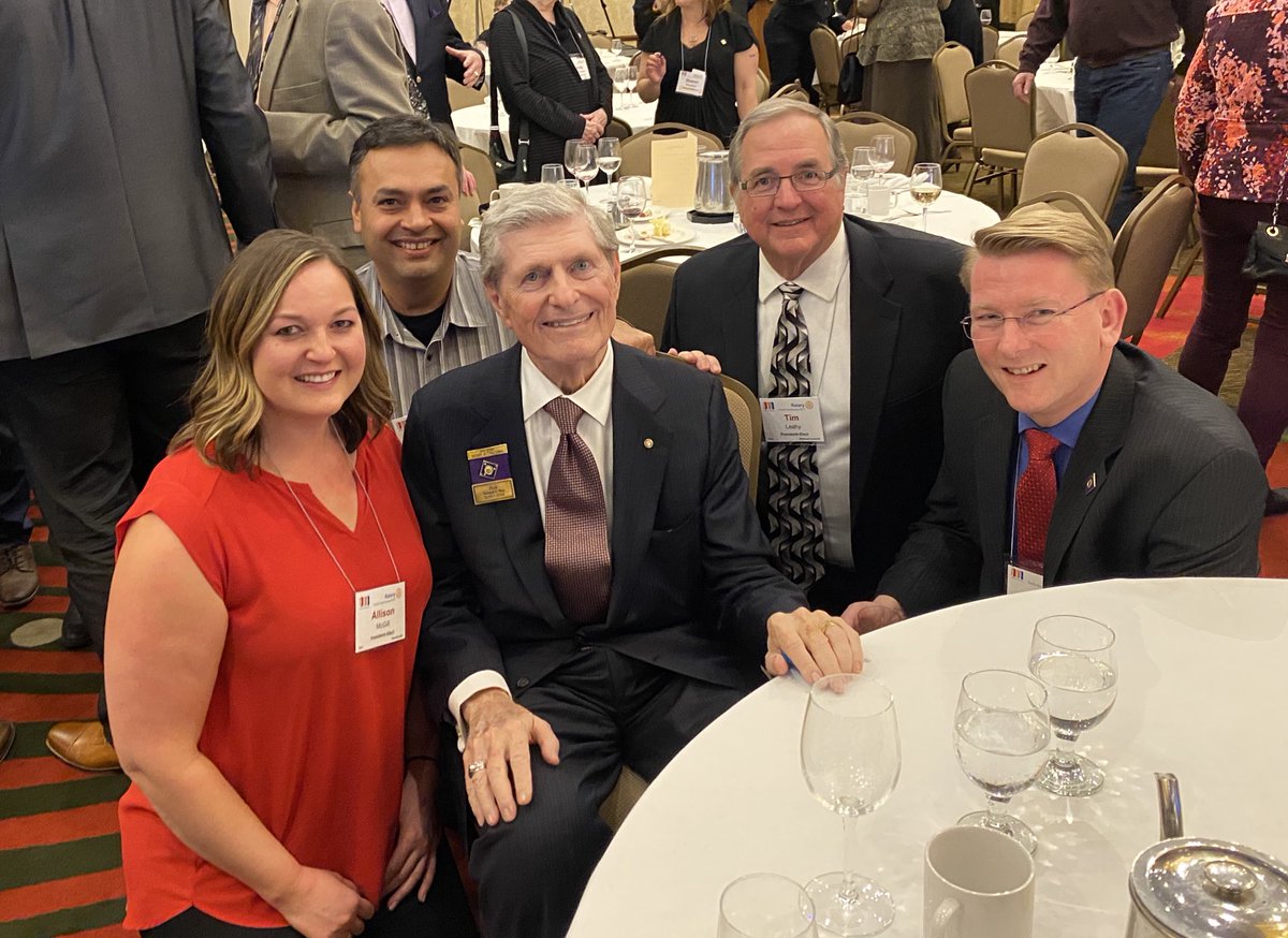 KajOPP's tweet photo. Rotary inspiration for D5030 at #rotaryPNWPETs https://t.co/mFcI0Vq6kf