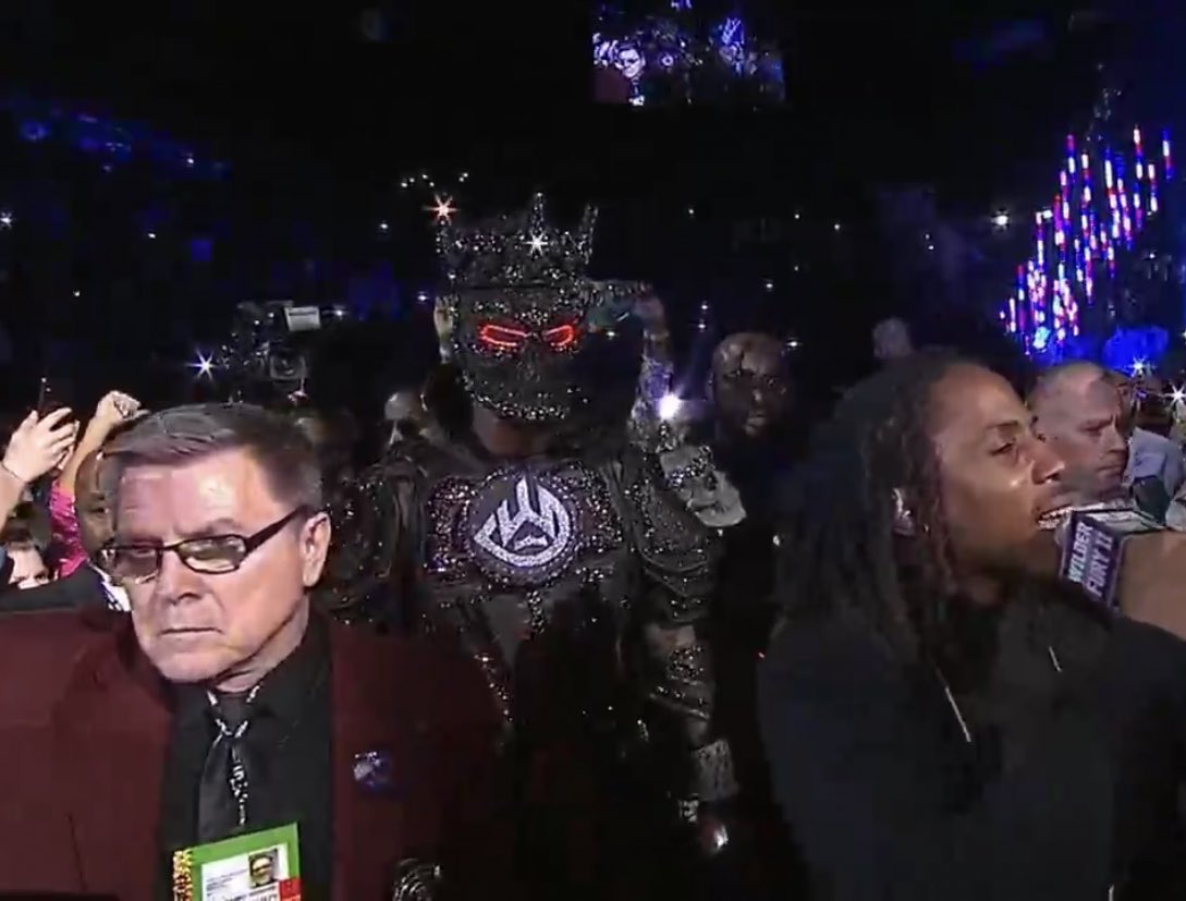 BradGleason15's tweet photo. I think Deontay wilders been playing too much fortnite #WildervsFury2 https://t.co/Pvj94H648N