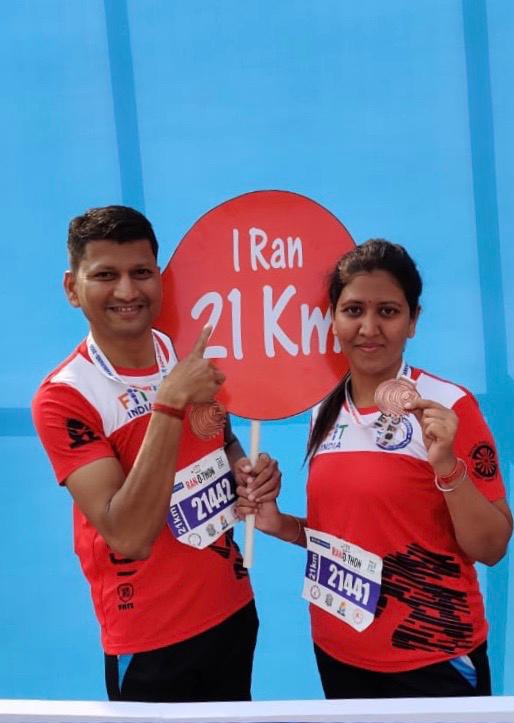 YSR_IPS's tweet photo. #fitbody,#fitmind,#FitIndia ..Hitting sub 2 for 3 consecutive times in #Ranchi Ran O Than.thanks to my #wife for equating #21km #bravewomen and to my #son covering #5k.
@DumkaPolice 
@JharkhandPolice 
@DumkaDc 
@HemantSorenJMM @preetiGvt https://t.co/LdoUvzi34n