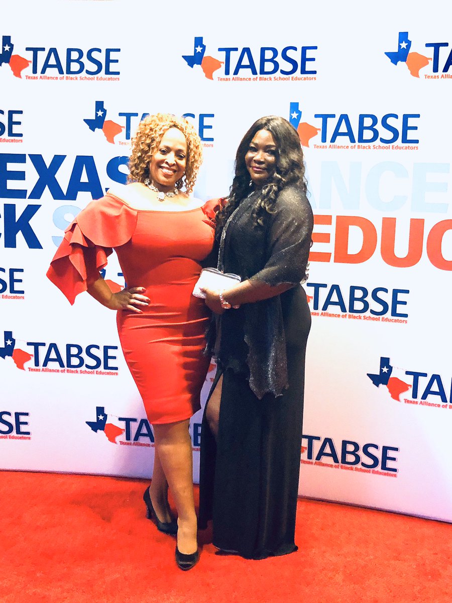 KemiMoyede's tweet photo. What a phenomenal evening dining with Divas! #TABSE2020 #PowerfulExperience https://t.co/mBrGVG1PCa