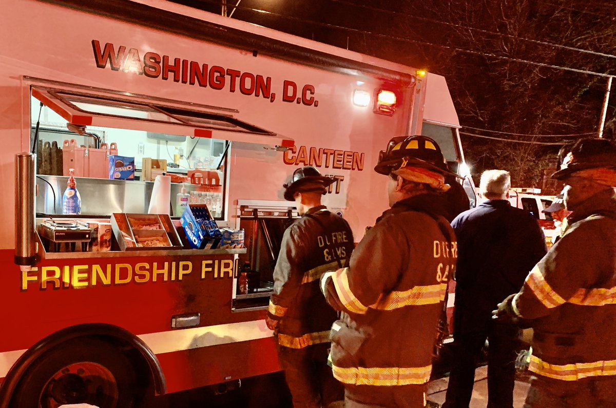 dcfireems's tweet image. #DCsBravest thank the volunteers of @FFADC for staffing the canteen unit at the 2nd Alarm and providing rehydration fluids and power snacks to our personnel.
