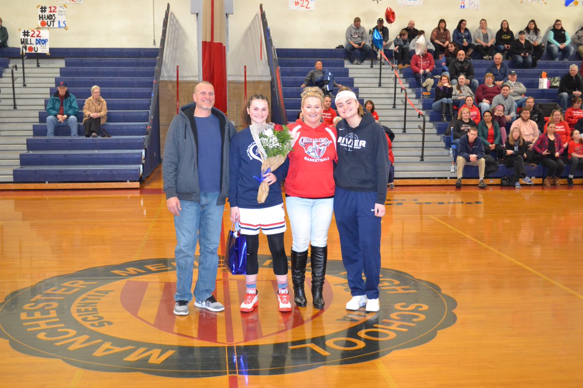 sabergirlshoops's tweet photo. Senior Night 2020!!  I’m going to miss these girls more than I can put into words but our work is not done yet!!! https://t.co/g1GmynIWQT
