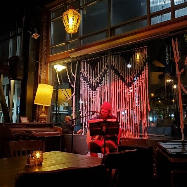 GardenersLogic's tweet photo. Wanna give some love to @swindletone, the wonderful staff at @thedencafeoc , and everyone who hung out last night. Good times were had. #live #livemusic #singersongwriter #acoustic https://t.co/xIM6TBCS5x https://t.co/SjppJzzz2X