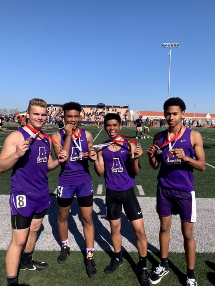 ArmijoXCTF's tweet photo. Armijo track &amp; field opens the 2020 season at the Pittsburg Relays. 1st place varsity girls DMR. 2nd place varsity girls SMR. 2nd place varsity girls 4x100. 1st place f/s boys DMR. 2nd place f/s boys SMR. 3rd place f/s boys 4x100. A great start to the season. 👑 #goarmijo https://t.co/8W4pRCcmsU
