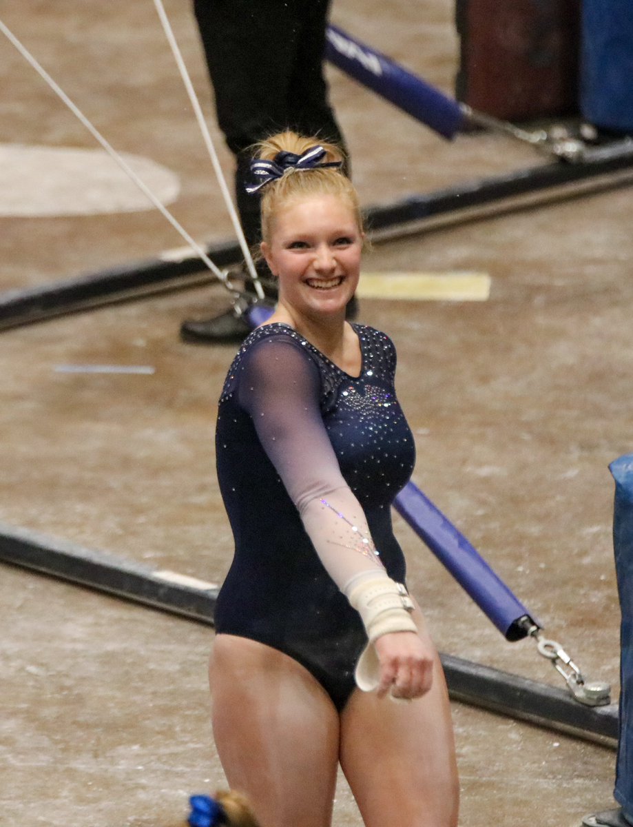 GymnasticsSFHS's tweet photo. Summer got a 9.15 on uneven bars at state. https://t.co/PQNsRFdeAt