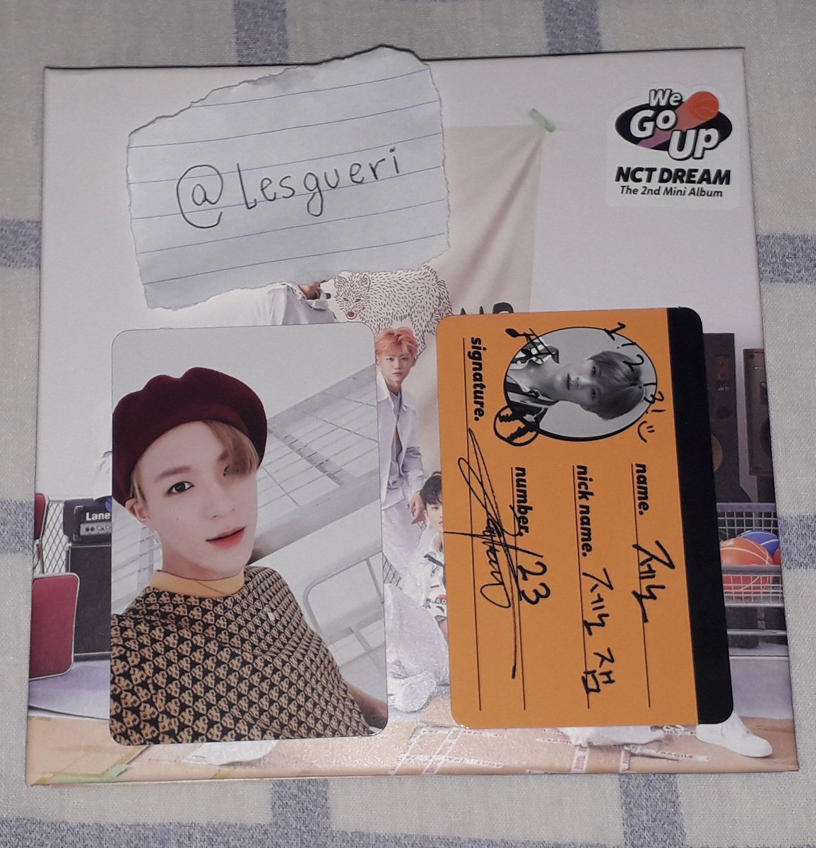 lesgueri's tweet photo. [TROCA/TROCO] [RT PRA AJUDAR]

- Tenho: Photocard Jeno We Go Up + Crew Card

- Troco por: Photocard Mark We Go Up + Crew Card

#nct #jeno #marklee #wgu #wegoup #crewcard https://t.co/6BFj1FvzJO