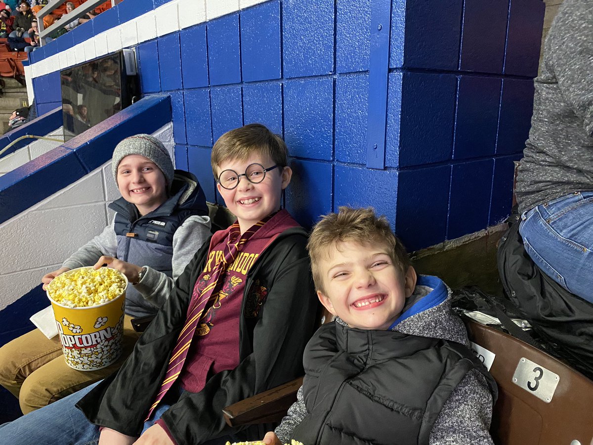 Dr. Mackenzie Sheahan tweet media