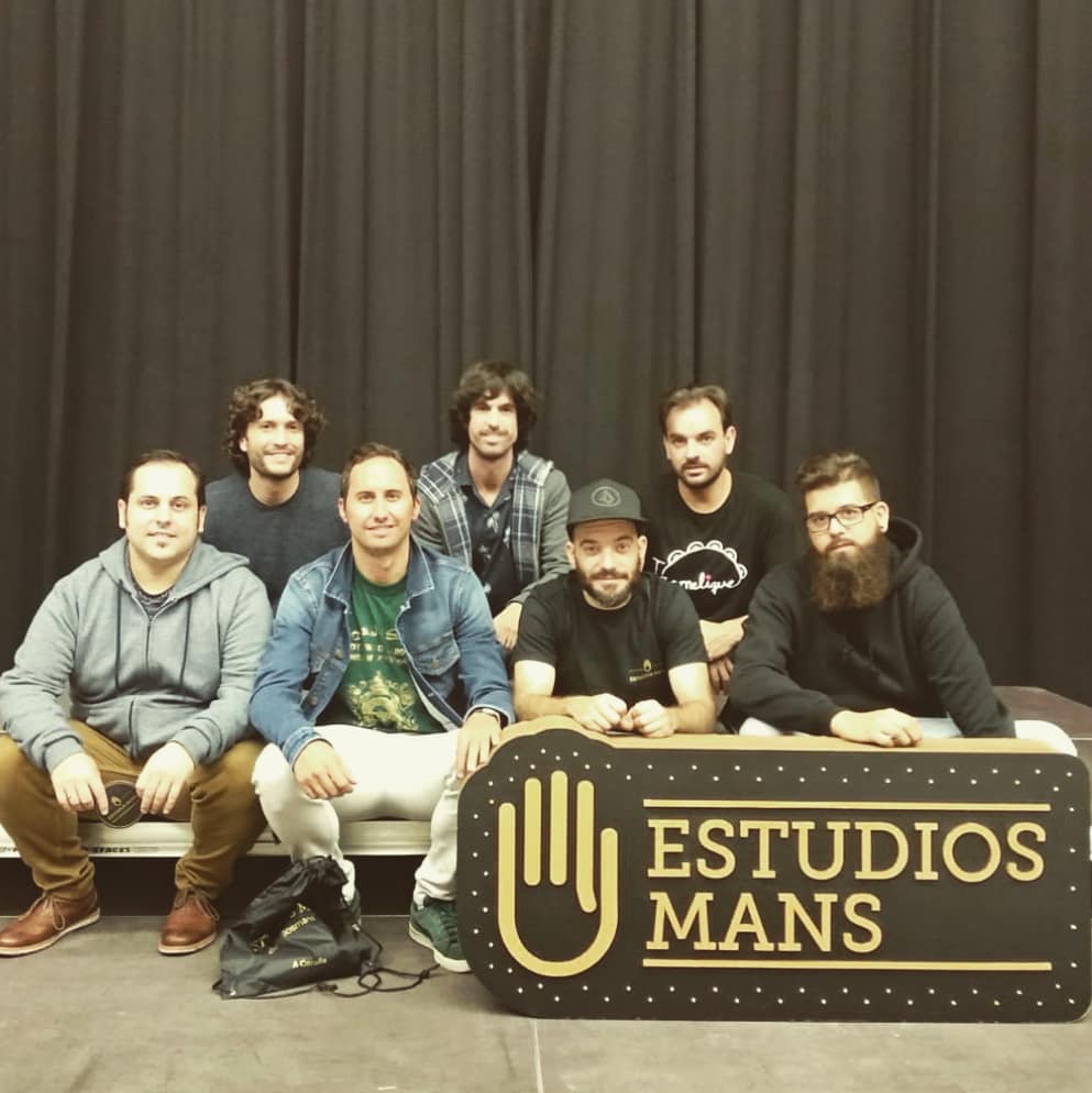 geometricamusic's tweet photo. Ey, ey!! ¿Cómo va todo? Lo sabemos, hace tiempo que no sabéis de nosotros, pero no quiere decir que no sigamos vivos.

Tenemos muchas ganas de enseñaros los últimos temas en los que estamos trabajando. Pronto podremos publicar un adelanto https://t.co/QSrXjvlnGN