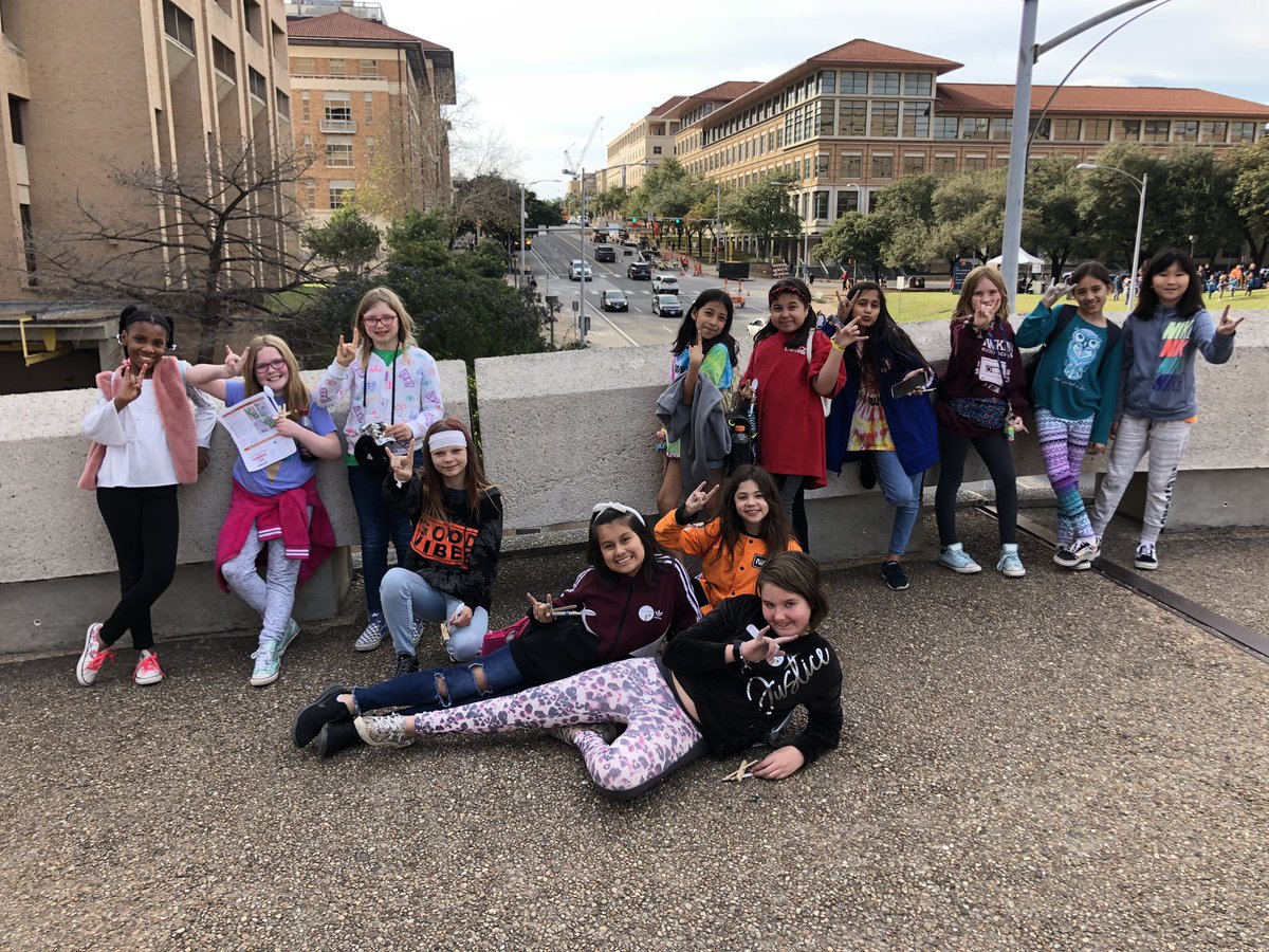 Best day at #UTGirlDay! 3D printing, catapults, slime, film making and more📽🔎🧪 Thank you @UTAustin! Who run the world? #Girls @AustinISD @AISD_Science @menchacamustang