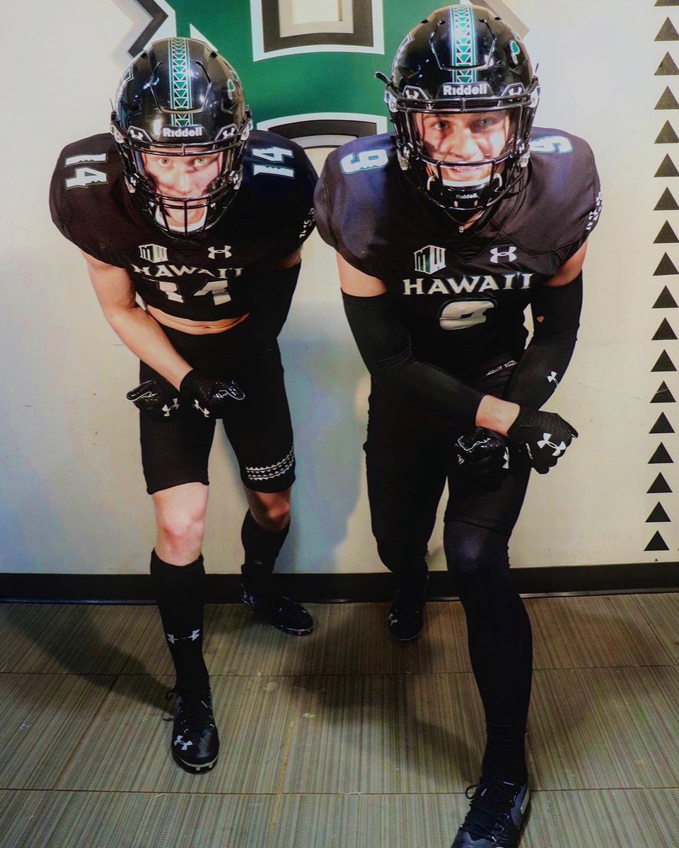 daytontoney's tweet photo. 214 reppin to the 808‼️🌴 #GoBows 🤙 https://t.co/6OgdpASVwH