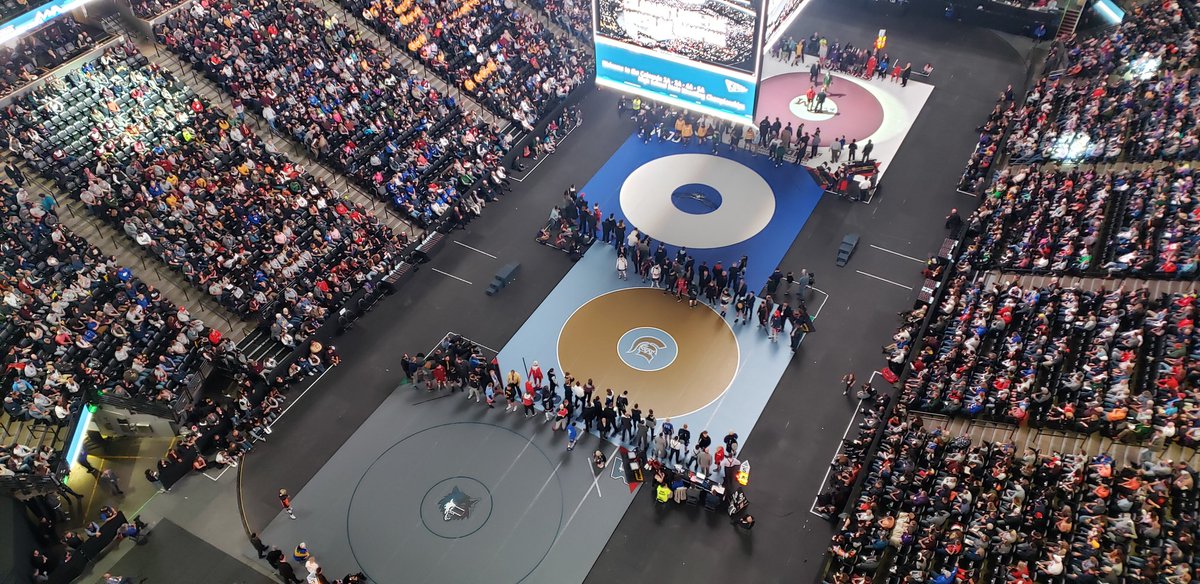 Best seat in the house right here ..#chsaanow <a href="/CHSAANow/">CHSAANow</a> #StateChampionship #statewrestling