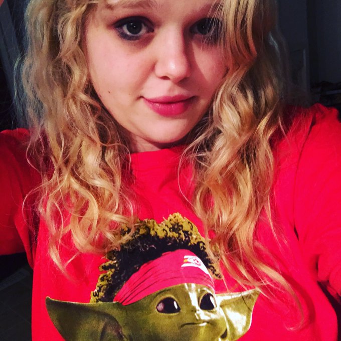 Hey look a sfw selfie for once 😏😏 https://t.co/xT4UXmjPFP