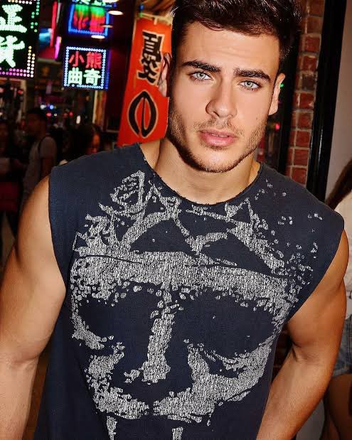 I will be putting some words together. Starting my Story very soon thank you to all that have RT and followed me.