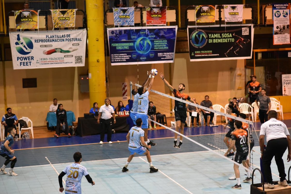 TucumanFiles's tweet photo. 🏐🍊#LVA/ @VoleyACLAV
.
Por el #Weekend11 de la Liga de Voley Argentino, @MonterosVoley ganó a 3-1 a sus pares de @AteneoVoleyOk. Los parciales fueron 25-19; 18-25; 22-25 y 19-25 a favor del Naranja de Monteros. https://t.co/e3E9CcsiEv