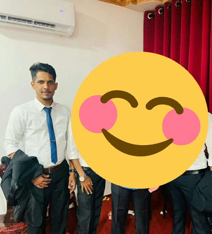 NuskyMohamed10's tweet photo. Congratulations Buddy Mufee, way to go with lots of love, care as well as full of happiness..looks like u both made for each other..Ma sha allaah #CuteCouple #Mufeeth #Fasna #HopeNotOut https://t.co/9P49N4uuEc