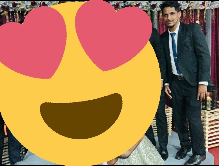 NuskyMohamed10's tweet photo. Congratulations Buddy Mufee, way to go with lots of love, care as well as full of happiness..looks like u both made for each other..Ma sha allaah #CuteCouple #Mufeeth #Fasna #HopeNotOut https://t.co/9P49N4uuEc