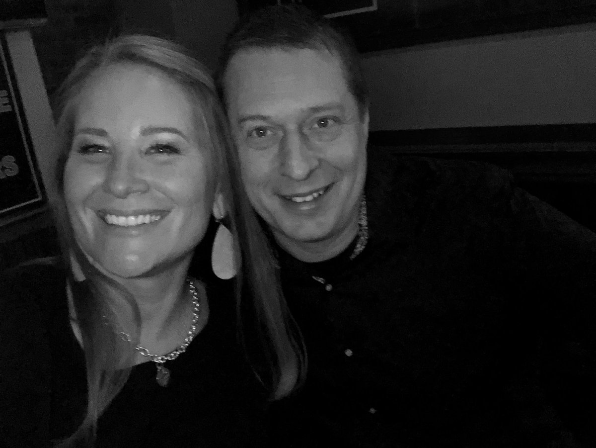 Frostys_Mom's tweet photo. Night out with amazing friends! #howlkc #howltv https://t.co/8W1ReIXNUj