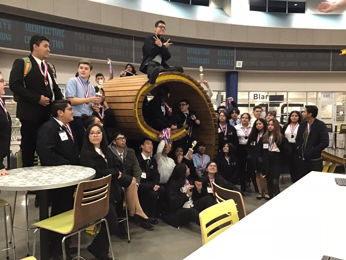 ShawnBingham9's tweet photo. @BlansonCTEHS @KKiser_ @BenIbarraCTE @CteLogistics So proud of these students. We are on our way to state!!!!! #BLANSONREADY https://t.co/AtZVSgt60M