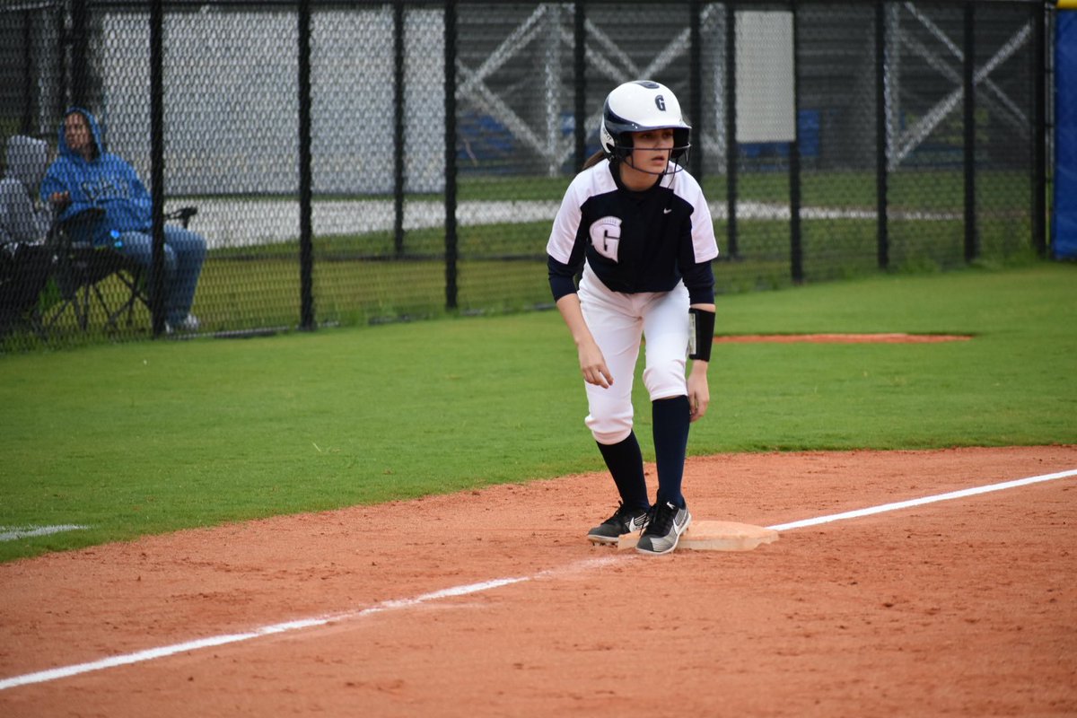 GulliverPrep_SB's tweet photo. Yesterday, the Lady Raiders won 10-6 at their season opener against Marathon! Ajah Mallary ‘22 led on the mound with 8 strikeouts, while Mekayla Frazier ‘20 went 3 for 4 with a triple &amp; Sofia Mueller ‘21 had 3 RBI’s. Thurs., 2/27 they take on Pinecrest at  3:45 pm at the Prep!🥎 https://t.co/kRT2DqJVRO