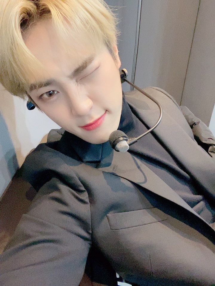 Day 54: Wink selfie Seungmin is the superior selfie Seungmin, closely followed by duck lips selfie Seungmin  #Golden_Child  #GoldenChild  #골든차일드  #Seungmin  #배승민 @Hi_Goldenness@Official_GNCD