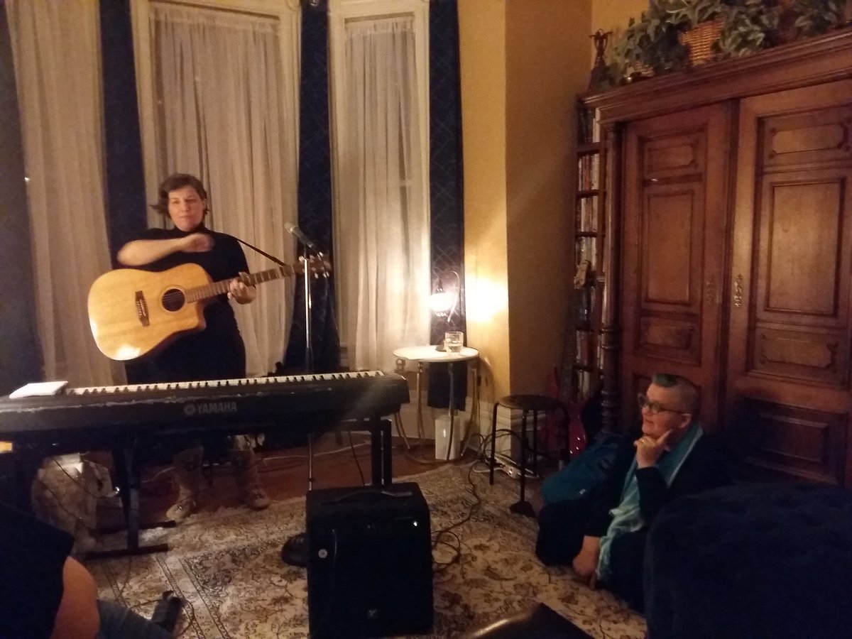 Songs and stories of love and bravery with @christacouture and <a href="/sagetyrtle/">Sage Tyrtle</a> in our living room right now. #folkmusic #storytelling #houseconcerts