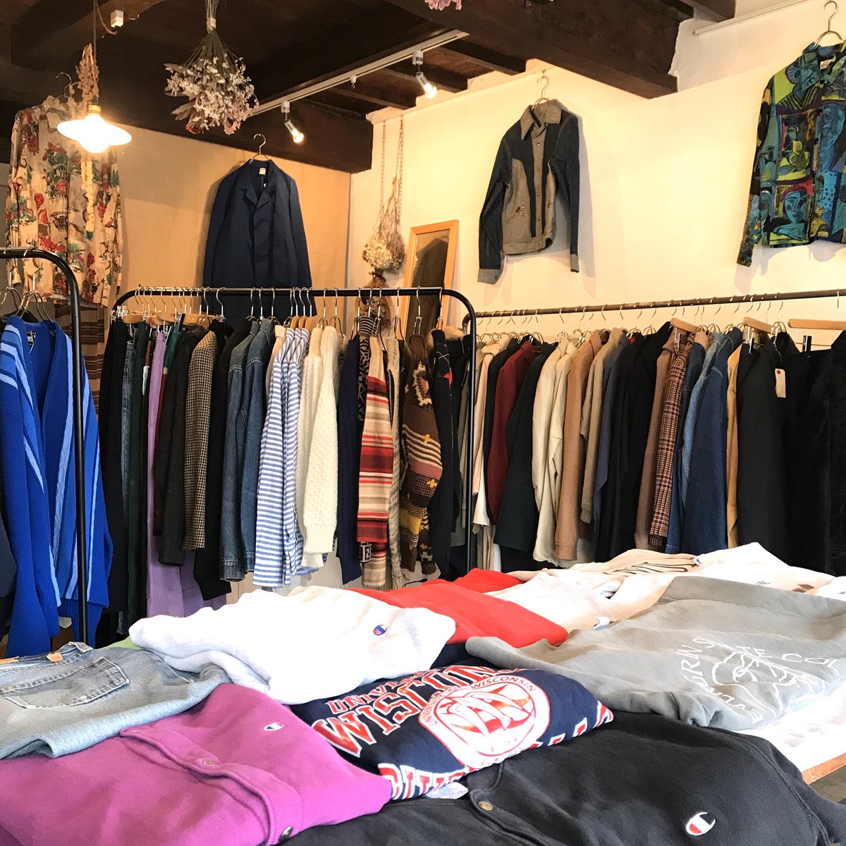 flairmingleused's tweet photo. 昨日は沢山のご来店&amp;お買い上げありがとうございました。

本日も18時まで皆さんのご来店お待ちしてます。

#長岡市 #古着屋 #長岡市古着屋 #長岡古着屋 #新潟古着屋 #古着 #長岡駅前 #すずらん通り #長岡ベース https://t.co/9qqkWgtWHm