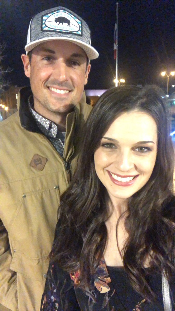 #DickiesArena #AlanJackson Night out without the kids’ ❤️