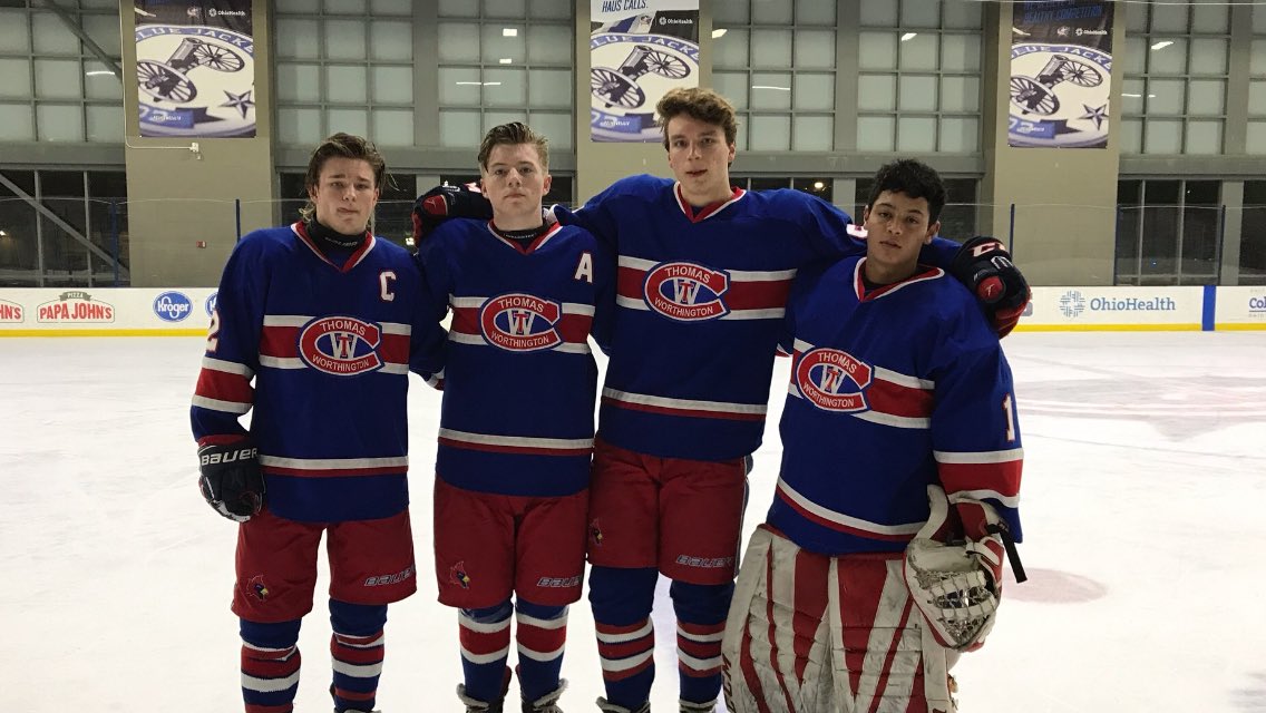 JuliePischel's tweet photo. These 4 ❤️💙🏒🥅 https://t.co/JmfKctU7o4