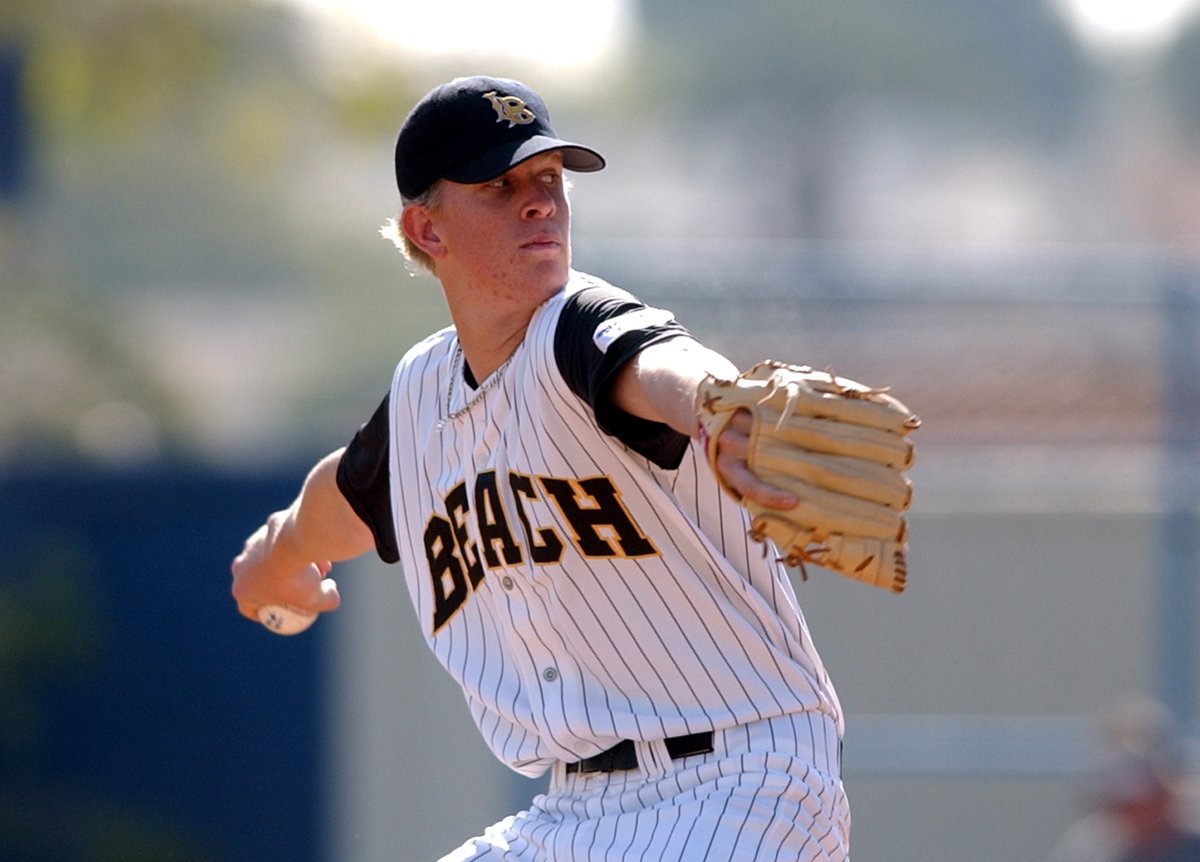 WOW! How's this for Stat of the Day?

Freshman RHP Luis Ramirez had 12 strikeouts today against Wake Forest.

The last Dirtbags freshman to strike out 12 batters in a game was Jered Weaver, on May 14, 2002 vs. Pepperdine. 

Ramirez hadn't even celebrated his first birthday yet 🤯