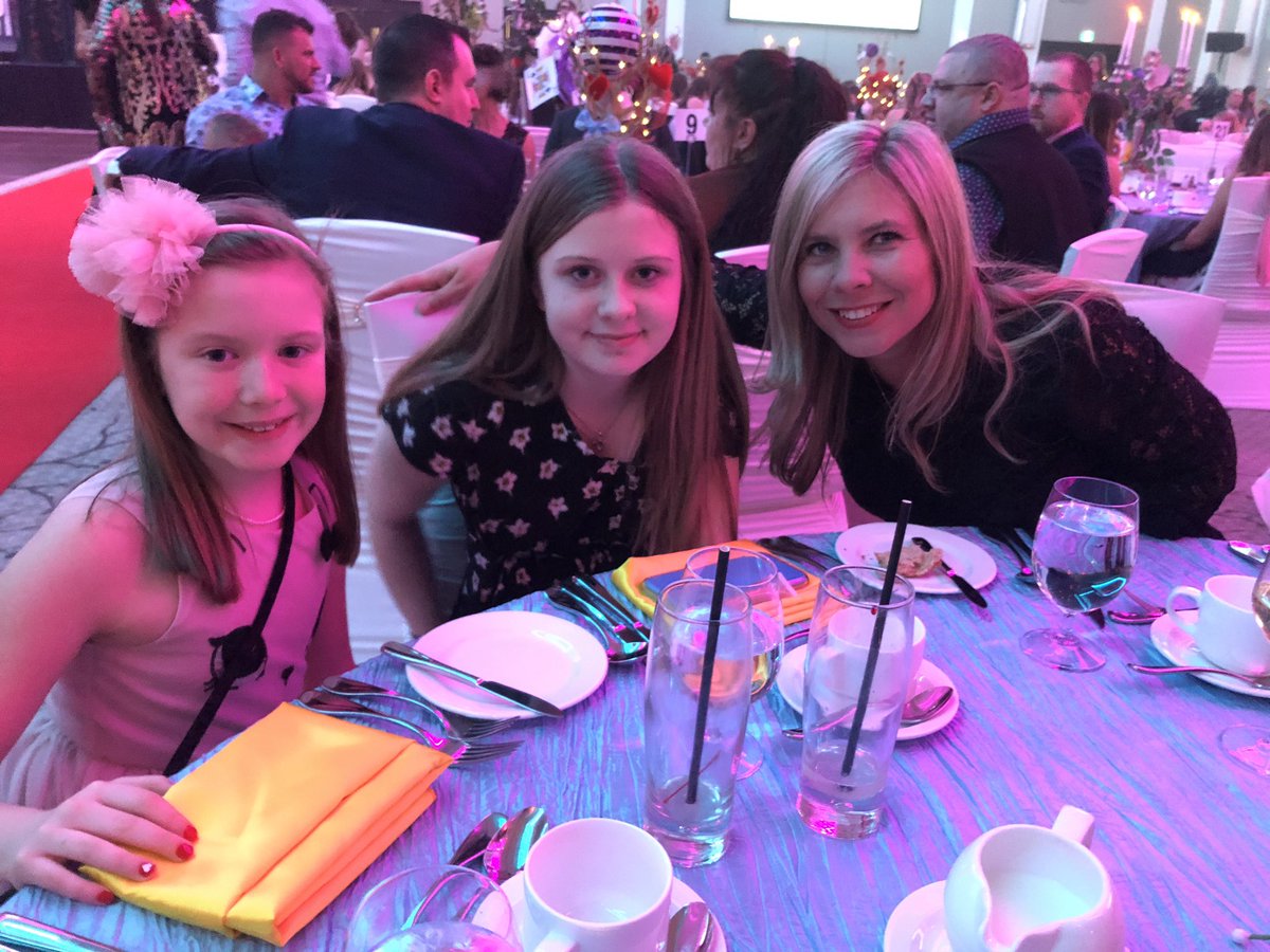 ShelleyMontgo16's tweet photo. @OttCatholicSB represented #OCG2020 #funtimes @manon_seguin @BarrhavenSpence https://t.co/pN6bpLAEv8