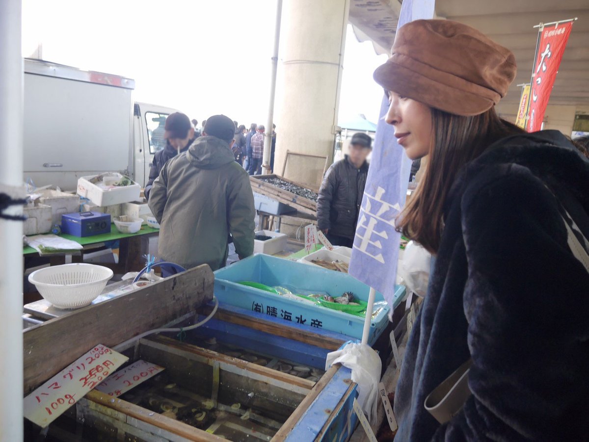 spiceup78's tweet photo. このあと13時から「NISSAN DAYZ presents SPICE UP SUNDAY」。

2月のテーマは「ごほうび」🎁
滝沢さん、朝から千葉県内の某所に来てま〜す！詳しくはオープニングで🐙
https://t.co/XK3yBMZgZU

✉️spice@bayfm.co.jp
#bayfm #spiceup78 https://t.co/95TtYTXw7T