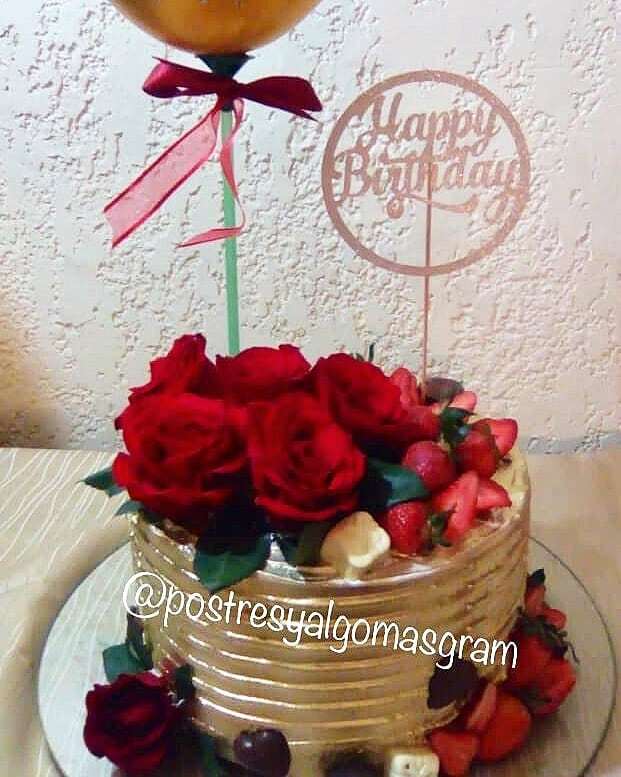 postresyalgomas's tweet photo. Si quieres obsequiar una torta especial😍💞💕esta es elegante,con flores,bombones y muchas fresas💜🎁
.
Para tus pedidos:
Contactanos 📲0416-2639302 (Whatsapp) nuevo.

Para el pago aceptamos $ en efectivo o por transferencias a USA. vía Zelle.

También puedes cancelar en Bs.a … https://t.co/QtEHNoH6EH