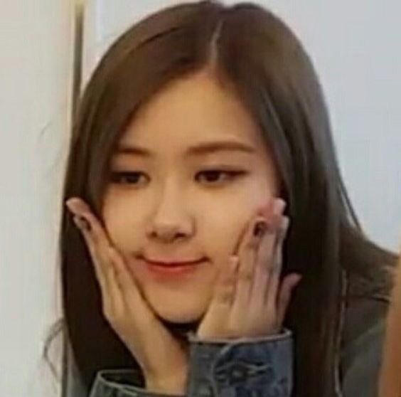 nongnnum's tweet photo. น้องขี้เกียจม่ายหวายยยยแล้ววว https://t.co/0Vbl6DmZbA