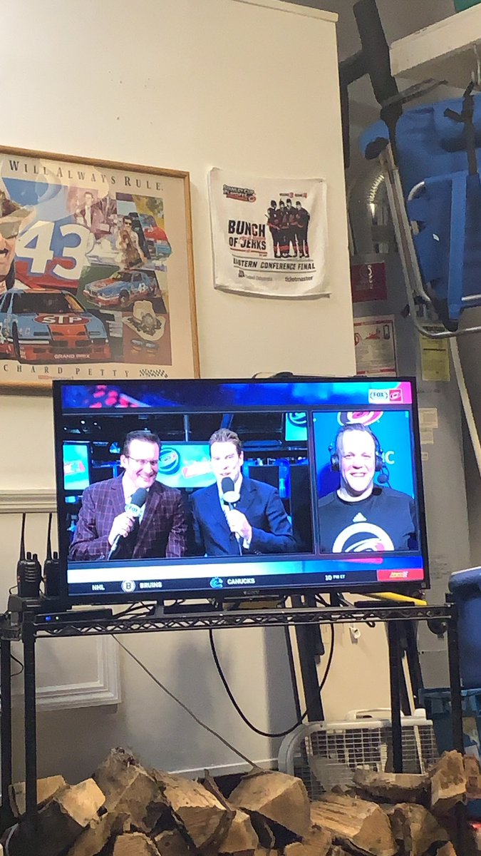 ScottJLamond's tweet image. Dear @Canes 
Please invite #Ayres to ring the siren next Friday night at @PNCArena 🏒 

#CanesHockey #BunchofJerks #LetsGoCanes  #MiracleOnIce @nhl #nhl