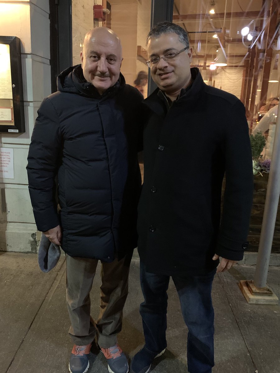 vishalmisra's tweet photo. Just saw the one-man play Kuch Bhi Ho Sakta Hai #KBHSH of the supremely talented @AnupamPKher
He held the audience captive for 150 minutes taking us through his life’s ups and downs (primarily the downs) and his humility shines through.
Giving up is not an option. https://t.co/lEUkd7hg5O