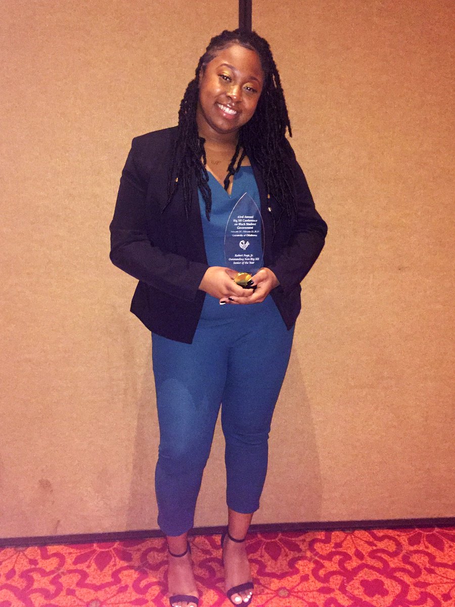 DoctahRoberts's tweet photo. Another picture of the award-winning Imani! #UMSLProud #GenerationUs https://t.co/gEI4DZx7Mw
