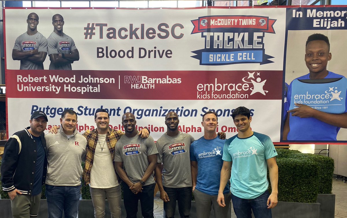 PatCapra13's tweet photo. This picture means so much to me. The combined power of sports and philanthropy. Performance on the field provides fame, performance off the field provides Legacy #InMemoryOfElijah #TackleSickleCell https://t.co/5RvNhr2uJI