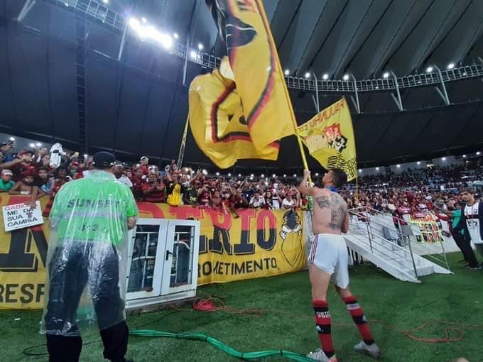 imperiorubroN's tweet photo. Somos todos @Flamengo desde 2009 na bancada no setor 53.
Somos a @imperiorubroN 🙅‍♂️🔴⚫️ https://t.co/Orxh2GgcSY