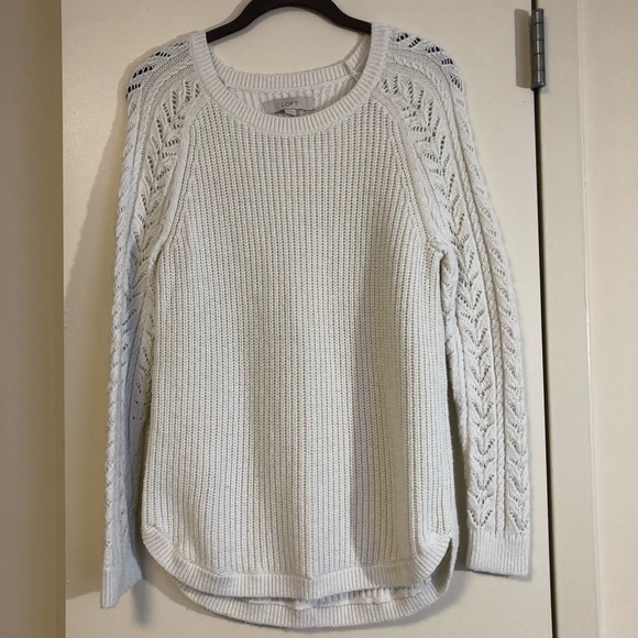 swirlsofjoy's tweet image. So good I had to share! Check out all the items I'm loving on @Poshmarkapp #poshmark #fashion #style #shopmycloset #barefootdreams #threadsupply #loft: posh.mk/bBRKu24oi4