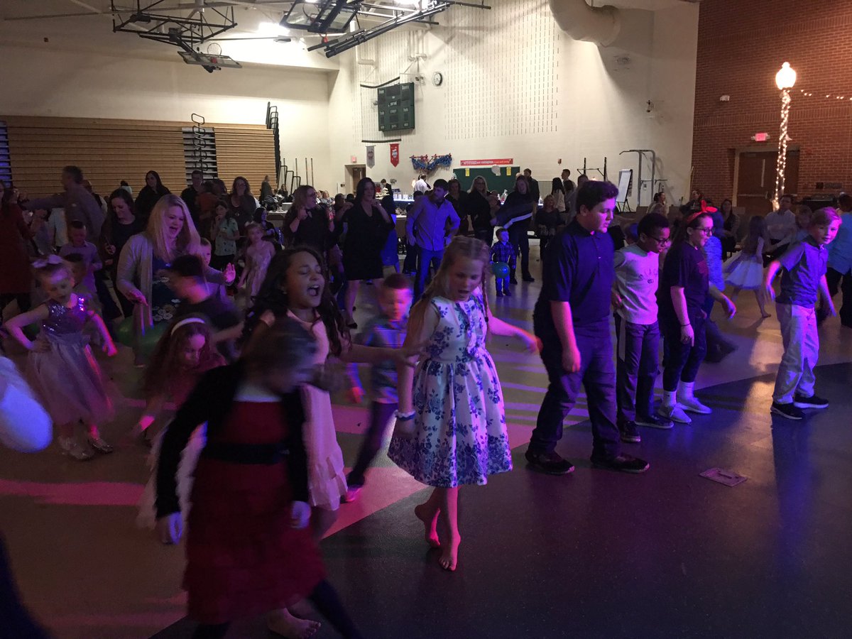 HBStokesES's tweet image. Great time at our PTO Winter Family Dance! A big thanks to our PTO for an awesomely fun evening! #SparkGratitude #thisislcsc #TigerPRIDE @Lebanon_Schools @LcscSuper
