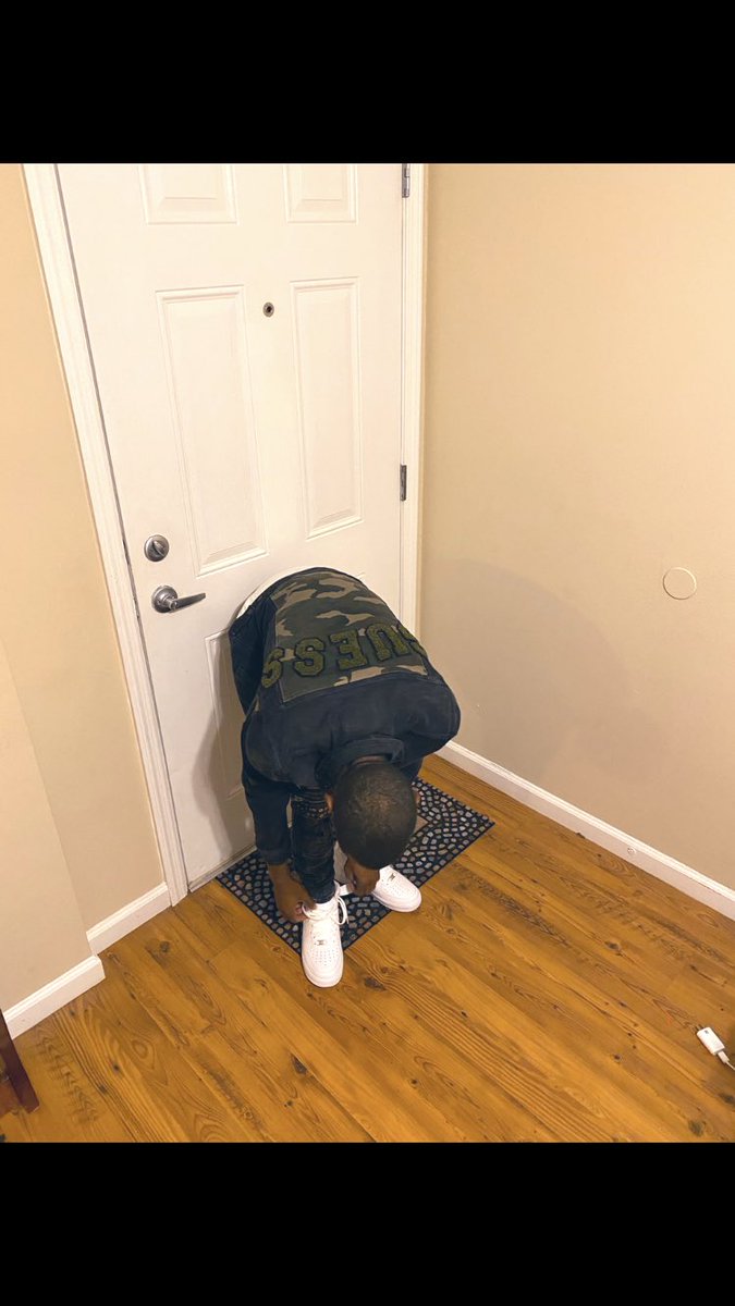 RandoughDaDon_'s tweet photo. They won’t feel me even if the pat me down..#SLIMEFLU🤮🐍 https://t.co/FSqkHmRfif